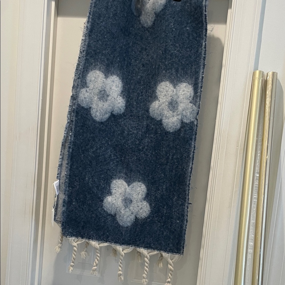 Floral Patterned Blue and White Scarf